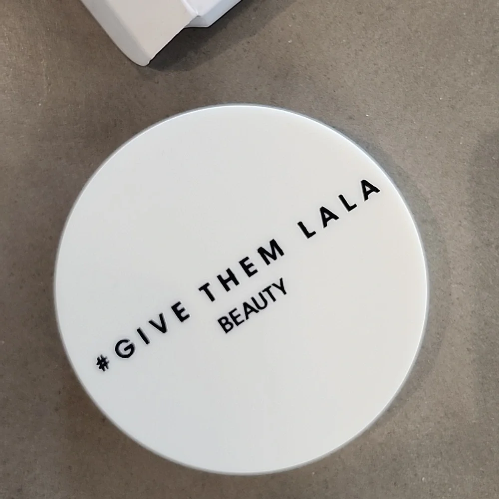 Give Them the Lala Bronzer Compact